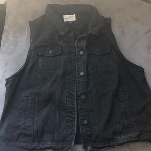 Universal Thread Jean Vest